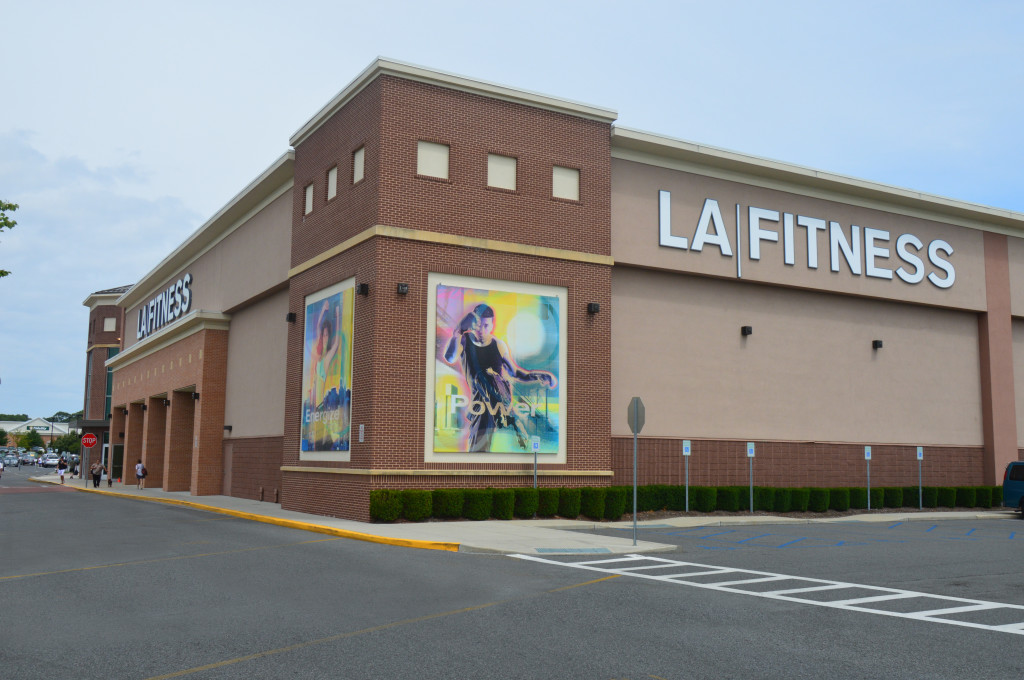 Lake Grove Commons LA FitnessDSC_0400 BDG